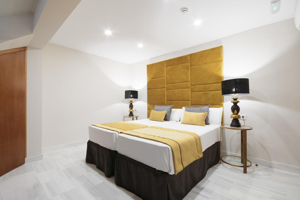 Suites Gran Via Capilla Real Гранада Экстерьер фото
